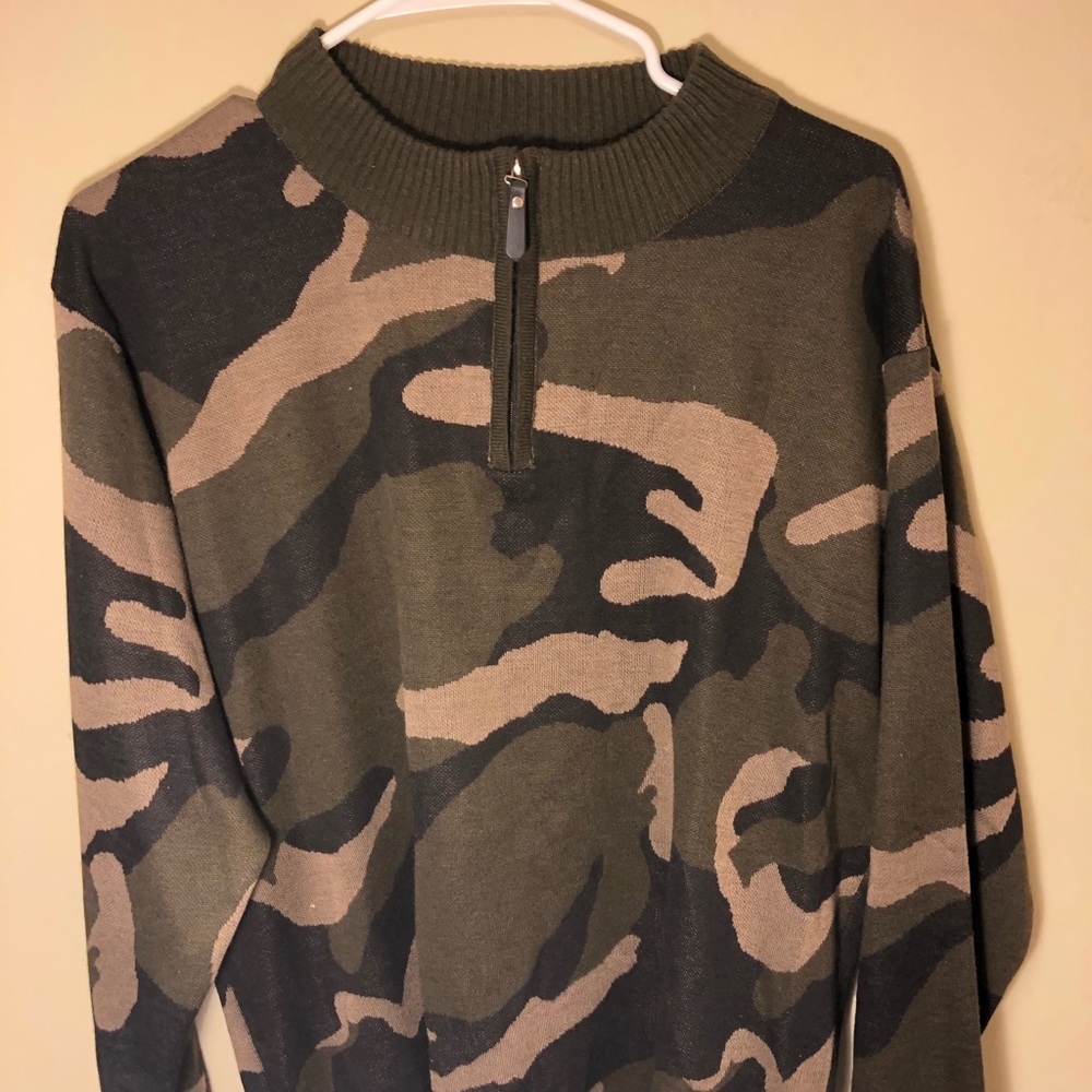 Zip up camo sweater
